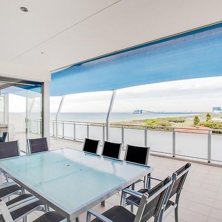 Spinnakers By Rockingham Apartments Bagian luar foto