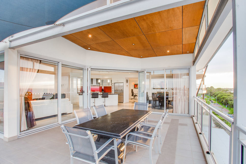 Spinnakers By Rockingham Apartments Bagian luar foto